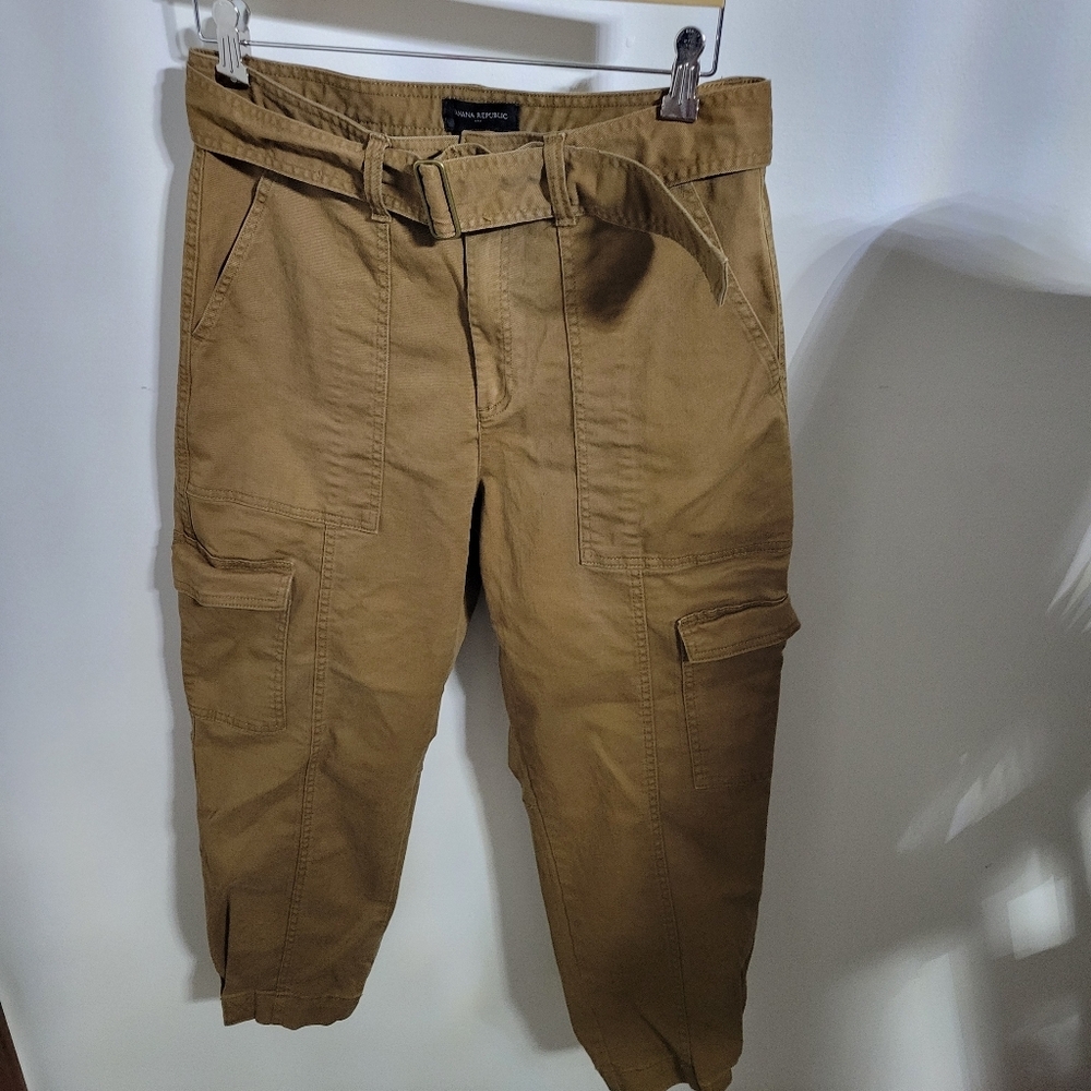 Banana Republic Straight Leg Cargo Pants in Brown Tan